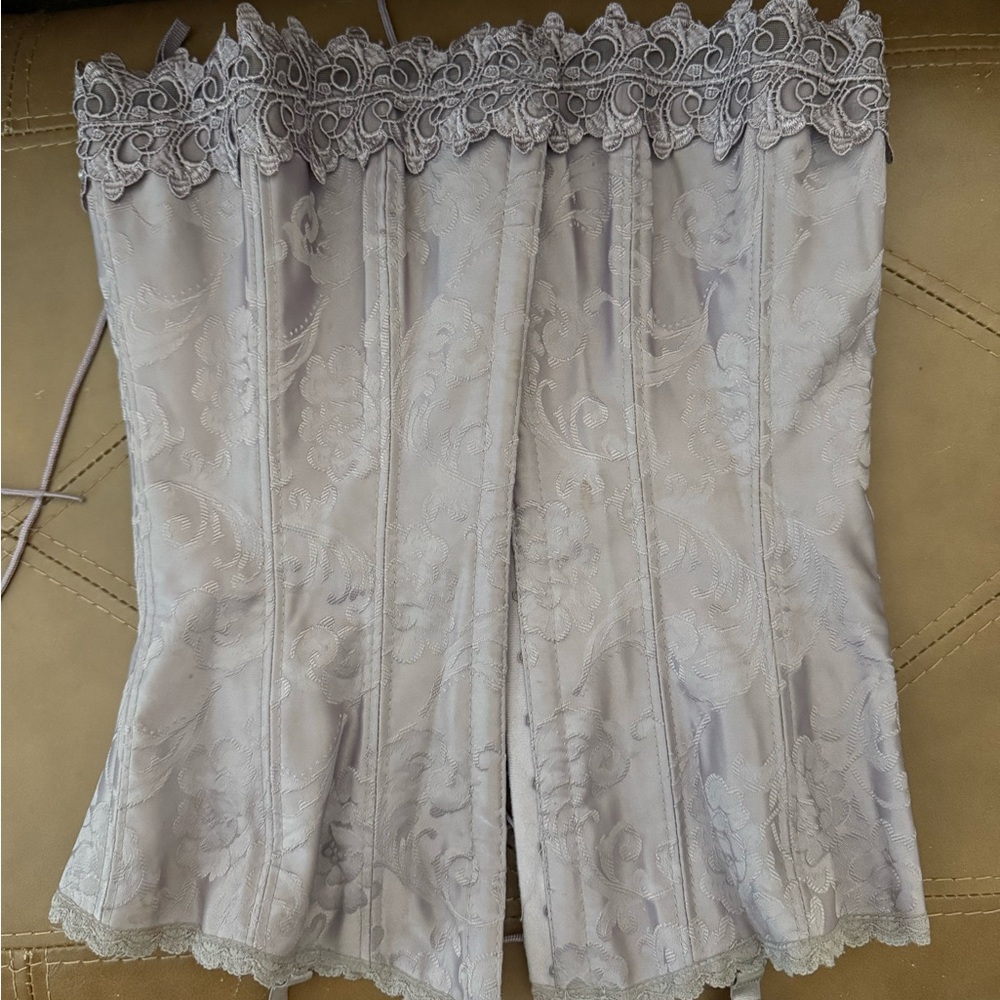 Elegant Lace Trim Corset in Gray
